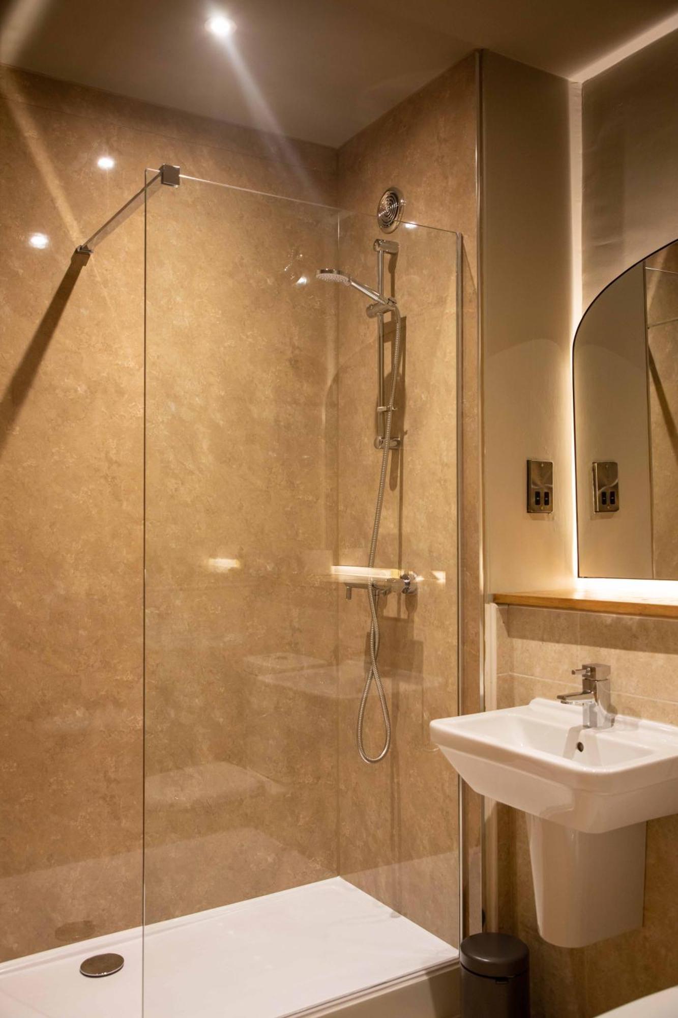 Healds Hall Hotel Чекгітон Екстер'єр фото